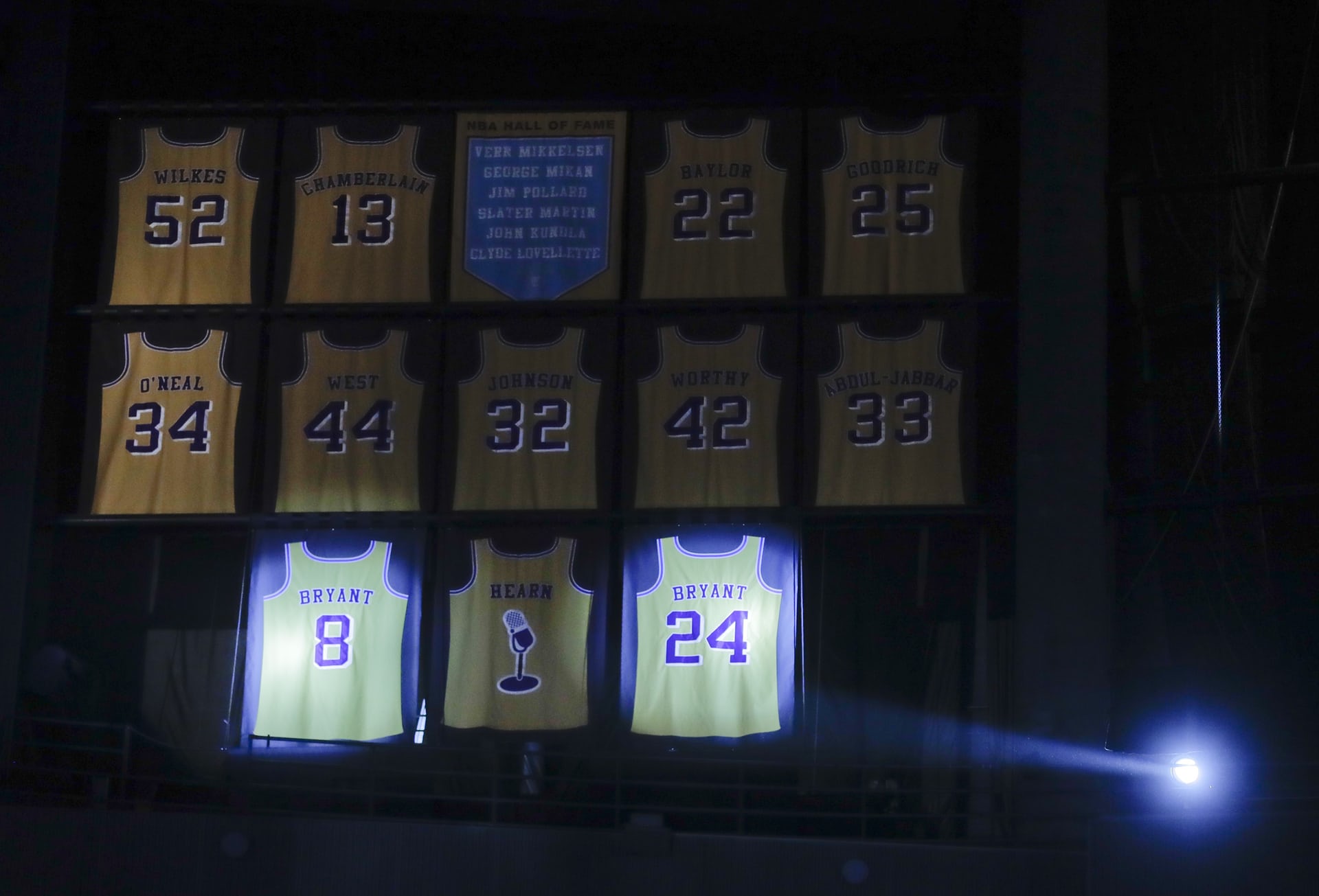 Watch Lakers Retire Kobe Bryants Number 8 And 24 Jerseys Slamonline